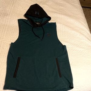 Men’s UnderArmour sleeveless hoodie